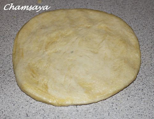 Meloui-ou-galettes-rondes-feuilletees-a-la-semoule 5305