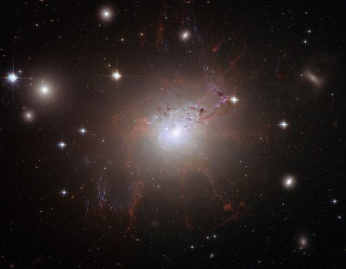 774px-NGC 1275 Hubble