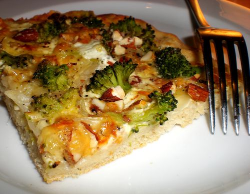 pizza blanche brocolis amandes 4