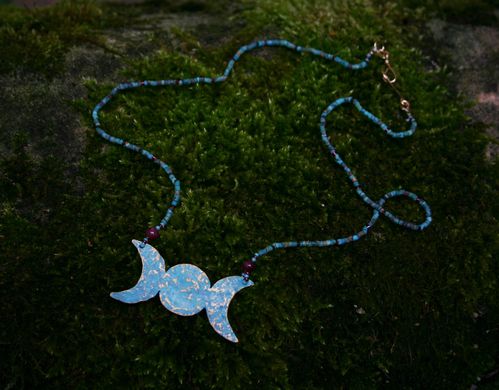 Bijou-symbolique-Triple-Lune-Turquoises-Tourmaline.jpg