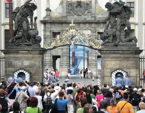 267.-Hradcany---Rel-ve-de-la-garde--05-08-2009-.jpg