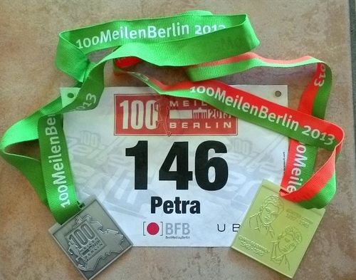 Startnummer-und-Medaillen.jpg