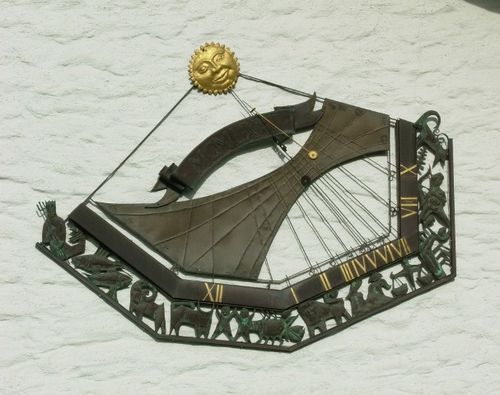 Cliquez pour voir l'album photo des mandalas ! Cadran-solaire-signes-du-zodiaque.jpg