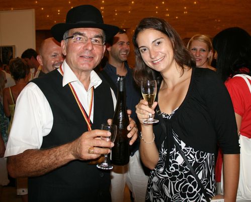 le-cote-du-Forez-est-il-bon-mademoiselle-l-interprete.jpg