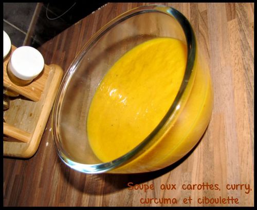 soupe-aux-carottes--curry-curcuma-et-ciboulette.jpg