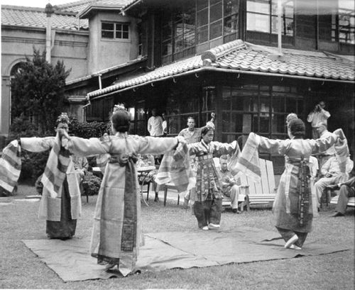 Four-Korean-women-perform-stately-old-court-dances-in-the-g.jpg