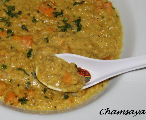 Dhal-de-lentilles-corail-a-la-patate-douce-et-au-lait-de-co