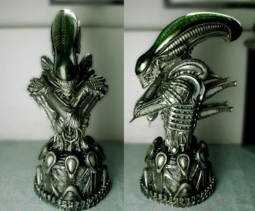 alien bust12