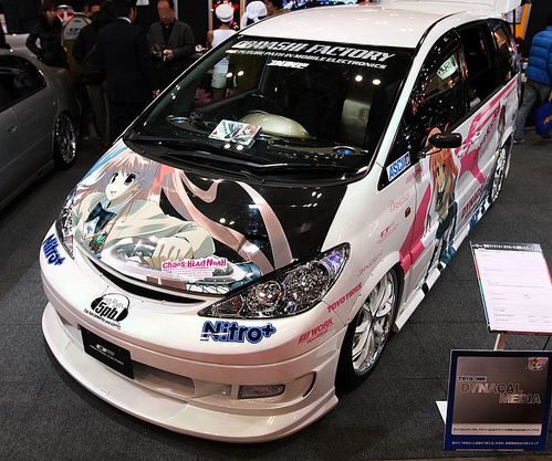 718px-Toyota_Estima_Itasha_2009_Tokyo_Auto_Salon.jpg