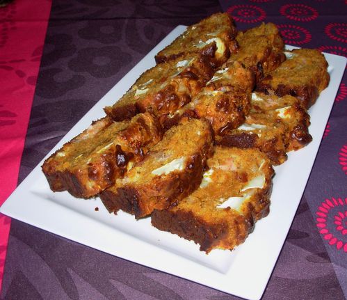 Cake à la tomate, chèvre et saumon fumé3