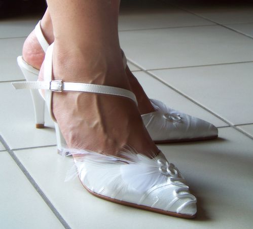 Chaussures blanches à brides customisées (1)