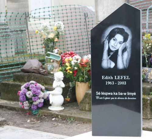 stele-serree.jpg