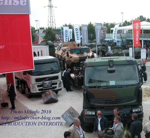 Renault-Kerax-8x8-porte-char--1-.jpg