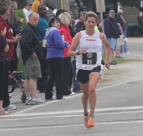 Comrades Marathon 2014 (93^ ed.). Zola Budd, 7^ assoluta e prima delle veterane, duramente provata dalla decisione dei giudici di gara di negarle il primo posto veterani per presunto vizio di forma