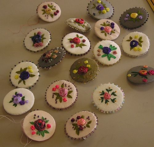 broche-au-ruban-enbl-club.jpg