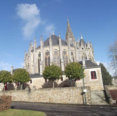 eglise-orvault-bourg.JPG