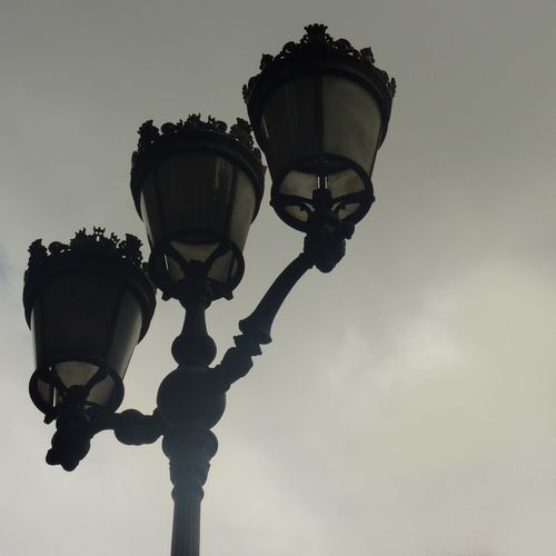 PARIS REVERBERE CARRE