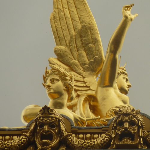PARIS TOITS CARRE OPERA STATUE OR