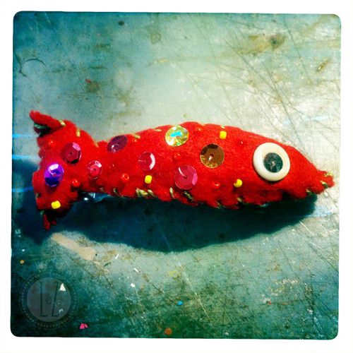 poisson rouge feutrine barette 1