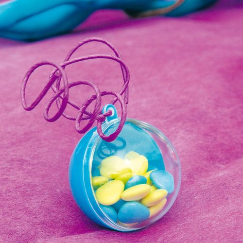 Nous L'avons Vu, Les Boules En Plexiglas Sont Très Pratiques , Dans Nous l'avons vu, les boules