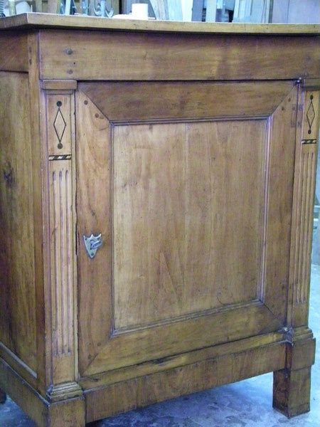 Meuble Avec Decor En Losange Sur Les Tiroirs Meuble Avec Decor En Losange Sur Les Tiroirs