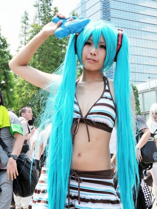 582__500x0_comiket-80-day-1-hot-cosplay-069.jpg