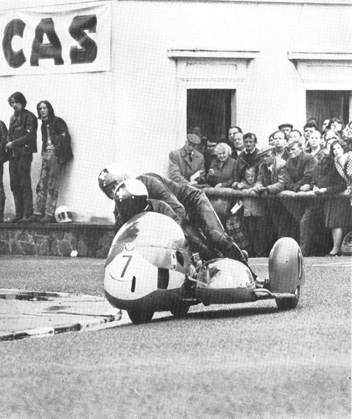 Au-TT-copie-1.jpg