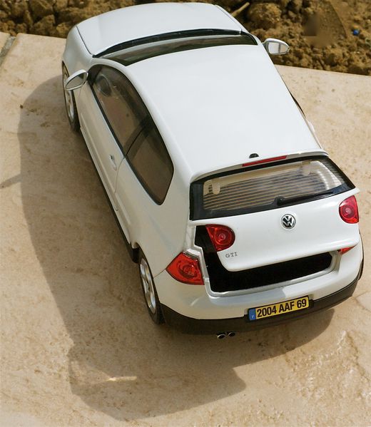 VW GOLF GTI COUPE BLANC NOREV15