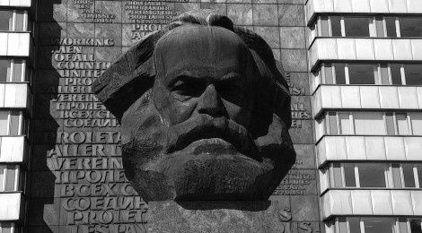 47230-KArl_Marx_statue_by_CrankHunt3r-470x260-470x260.jpg