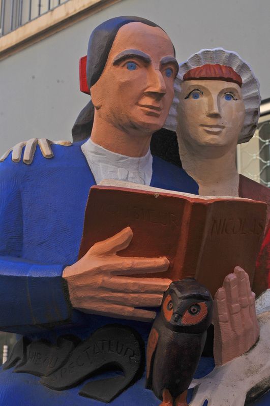 AUXERRE, la statue de Restif de la Bretonne