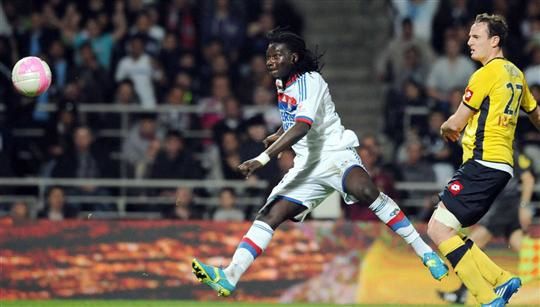 lyon-et-son-buteur-bafetimbi-gomis--a-gauche--ont-deborde-s.jpg