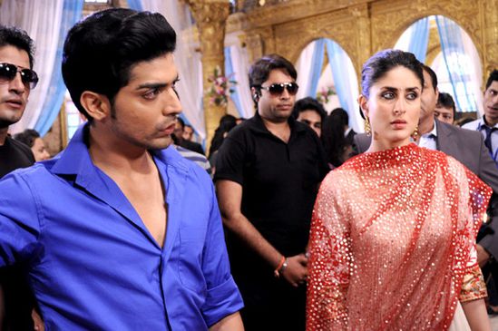 Kareena-Kapoor-on-the-sets-of--Punar-Vivaah-2.jpg