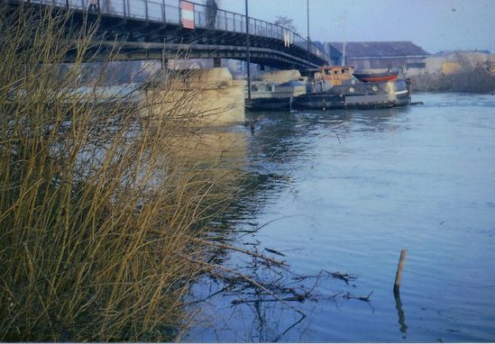 2eme-pont-de-cergy-pendant-inondations-de-1959.jpg
