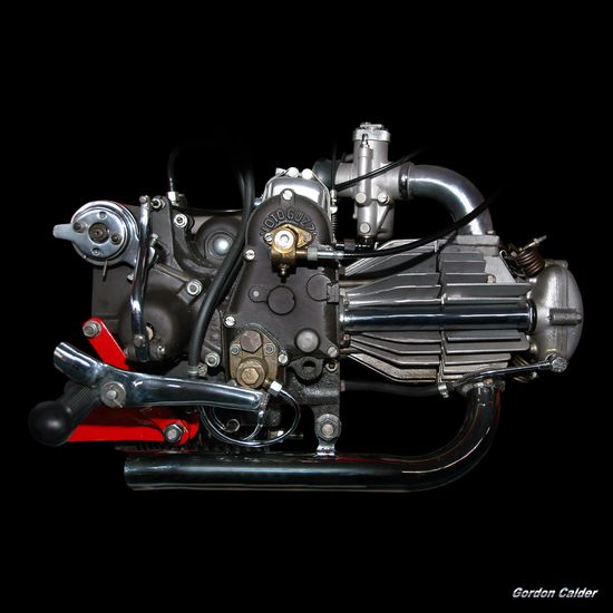 MOTO GUZZI DONDOLINO 1946 MOTORCYCLE ENGINE