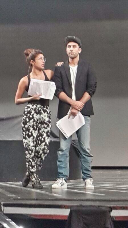 Priyanka-and-Ranbir-rehearse-for-Filmfare-Awards-Ceremony.jpg