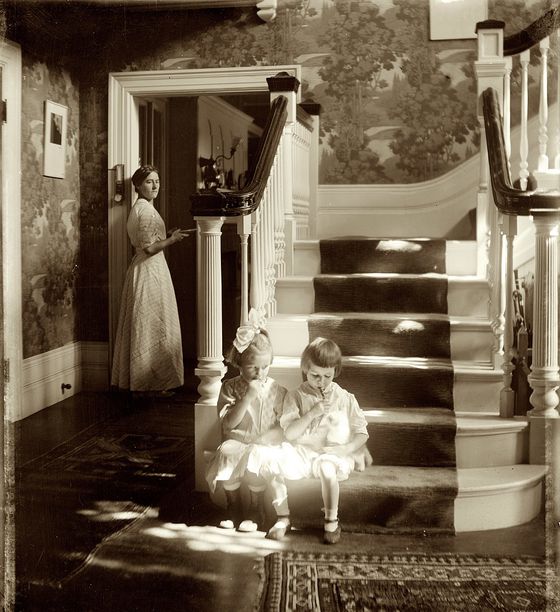 Lollipops-1910-by-Gertrude-Kasebier.jpg