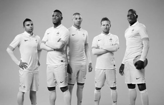 Maillot-Equipe-de-France-Football-Exterieur-2012.jpg
