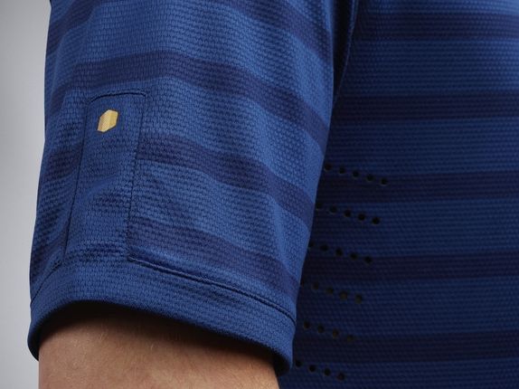 nouveau-maillot-nike-domicile-equipe-france-footba-copie-1.jpg