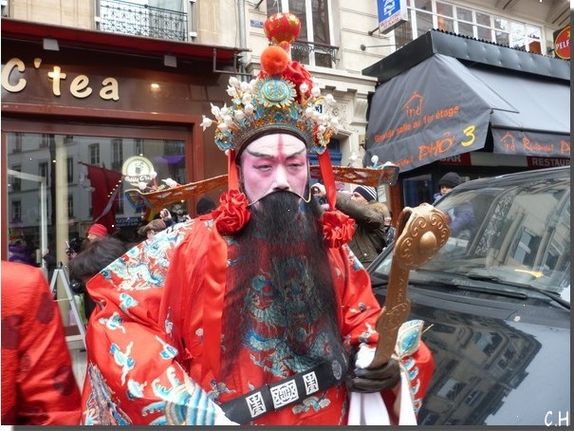 Nouvel-An-Chinois-Paris-10-Fev.2013-Personnage.jpg