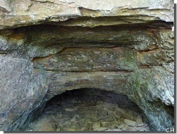 Hermitage-Boeuvres-Aout-2013--Grotte.-detail.jpg