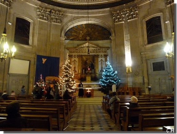 Notre-Dame-de-l'Assomption Paris Noël 2011 soeur