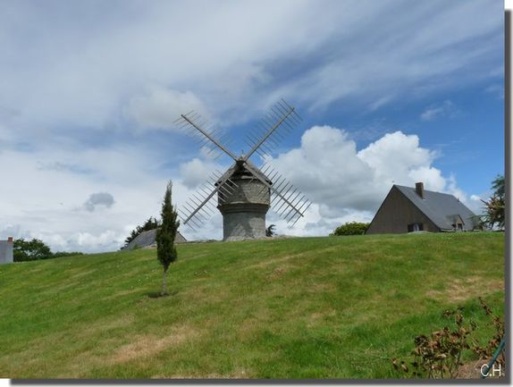 Moulin-de-Cremeur-dit-du-Diable-Face.jpg