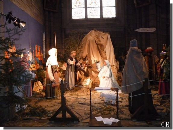 Creche---Eglise-Rennes--decembre-2012.jpg