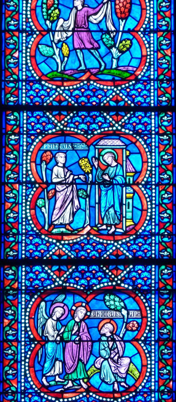 Vitrail-cathedrale-de-Bayonne-detail.jpg