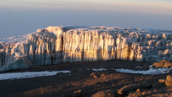 Glacier au soleil levant