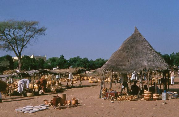 Marche-au-calebasses-a-Filingue--Niger-.jpg
