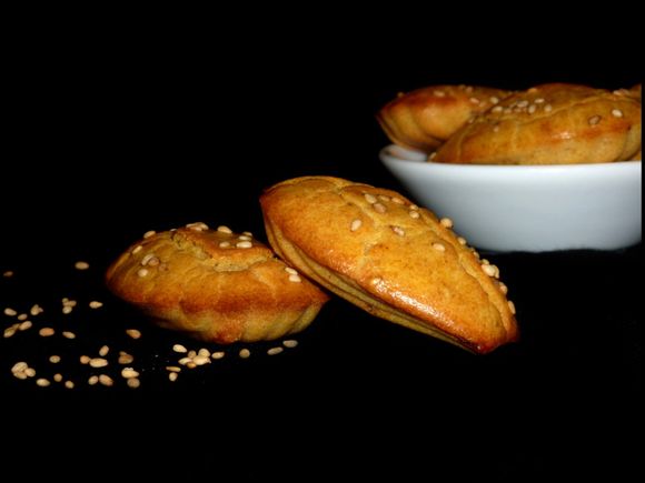 madeleines-curry-sesame-2.jpg