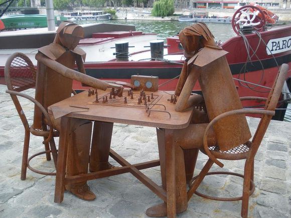 Sculptures de Carmona - Jeu d'échecs