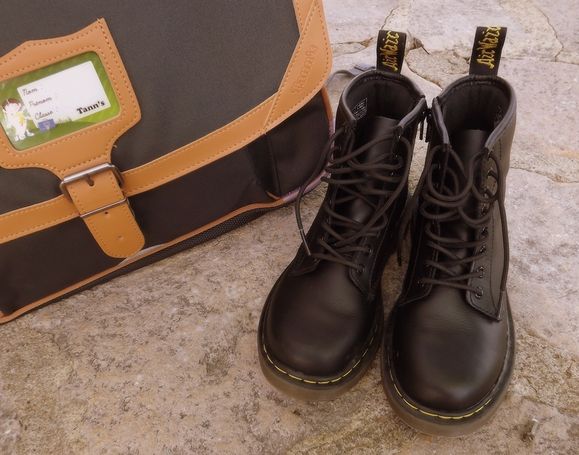 CARTABLE-TANN-S---DOC-MARTENS.JPG