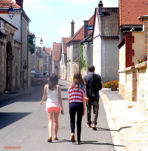AMBONNAY, rue principale- ( Didier Simonnet )